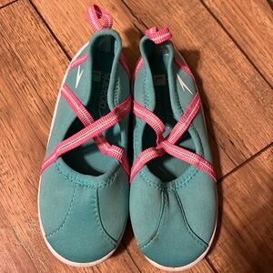 Speedo water shoes size 9-10 slightly worn